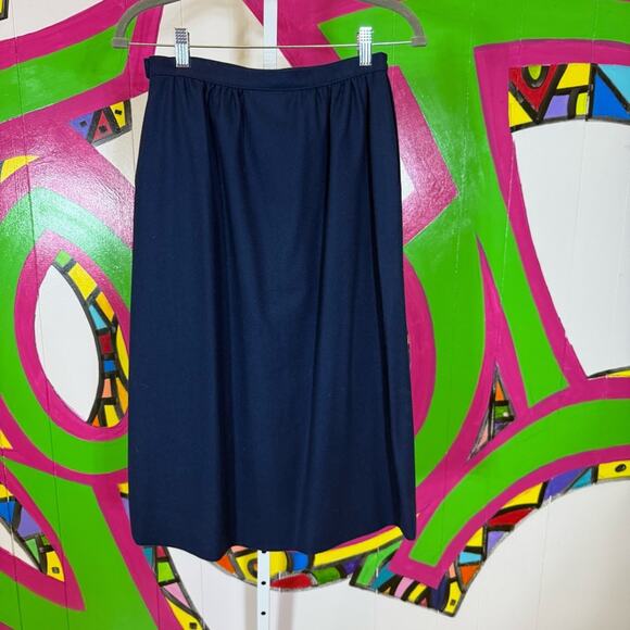 Pendleton Blue Tailored Suit Jacket and Skirt Set. Wool. Jacket Size 8 Skirt 10. - Picture 8 of 11